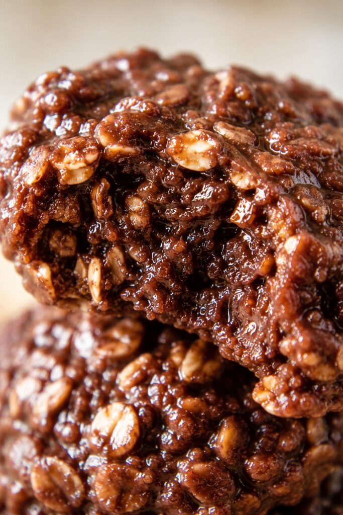 no bake oatmeal cookies close-up texture